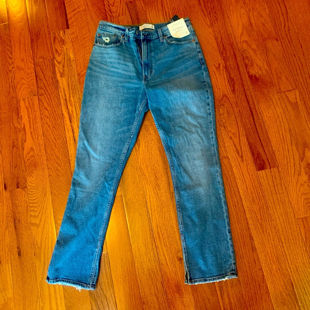 Abercrombie The Skinny High Rise Jean